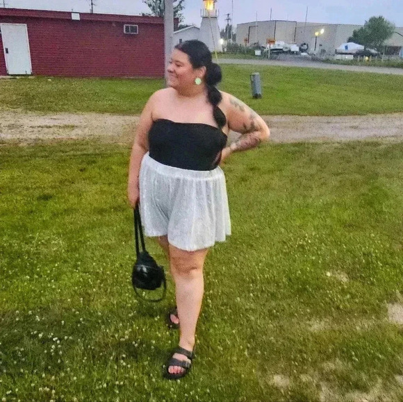 Plus Size Silver Sequins Flowy Shorts - Picture 6 of 6